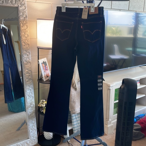 Women’s Levi’s High Rise Bootcut Jeans - Picture 2 of 2